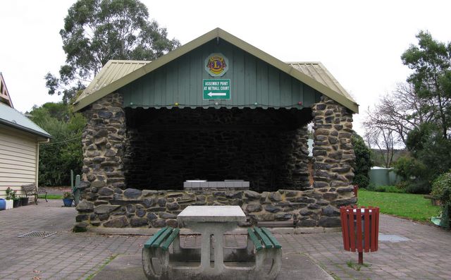 Korumburra Tourist Park - Korumburra: Large camp kitchen with area for open fire