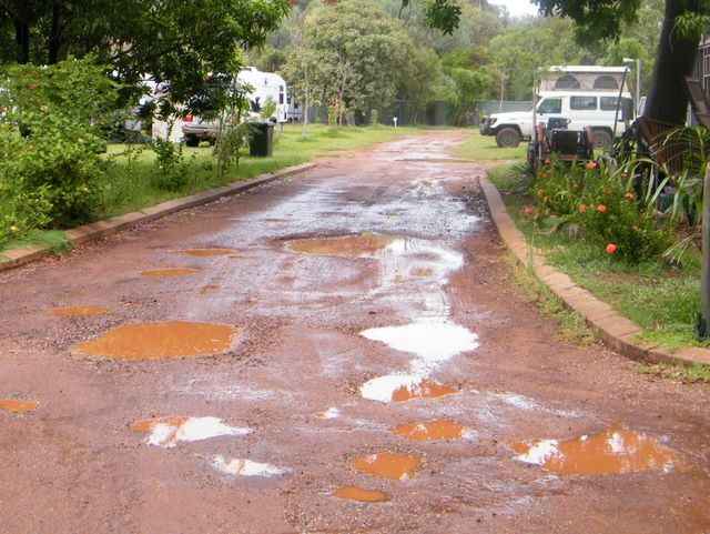 Hidden Valley Tourist Park - Kununurra: Roads are in poor condition