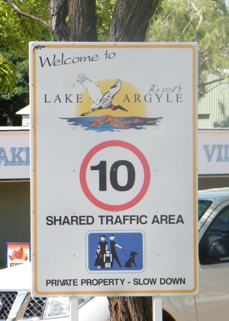 Lake Argyle Resort & Caravan Park - Lake Argyle: Lake Argyle welcome sign