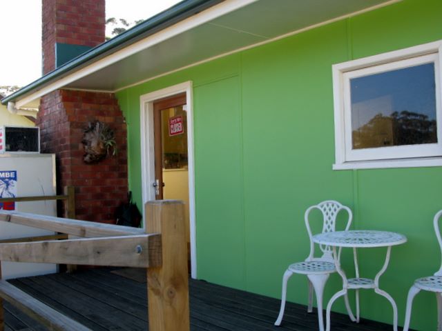 Island View Caravan Park and Holiday Cottages - Lake Conjola: Reception and office