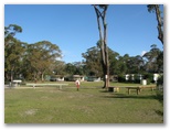 Island View Caravan Park and Holiday Cottages - Lake Conjola: Powered sites for caravans