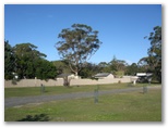 Island View Caravan Park and Holiday Cottages - Lake Conjola: Powered sites for caravans