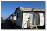 Silver Sands Tourist Park - Lakes Entrance: Cottage accommodation ideal for families, couples and singles