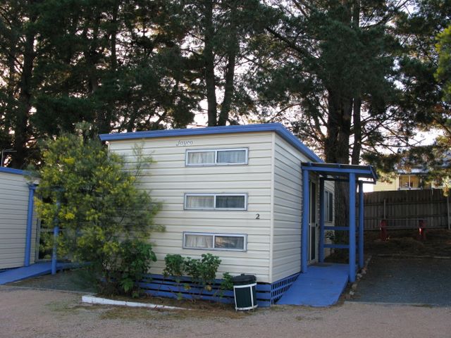 Lakes Entrance Tourist Park - Lakes Entrance: Cottage accommodation ideal for families, couples and singles