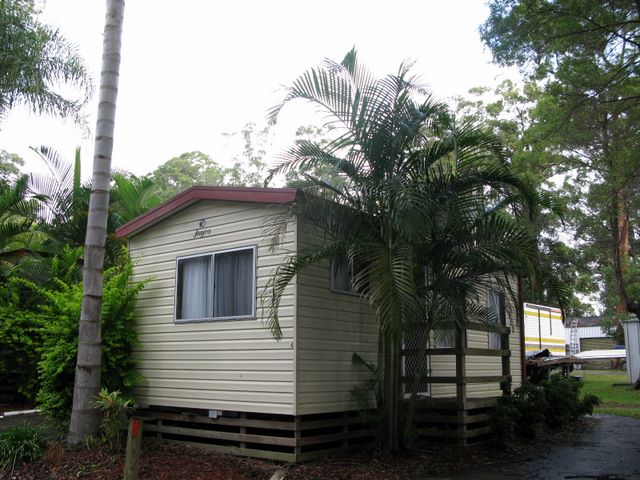 Christmas Cove Caravan Park - Laurieton: Cottage accommodation, ideal for families, couples and singles