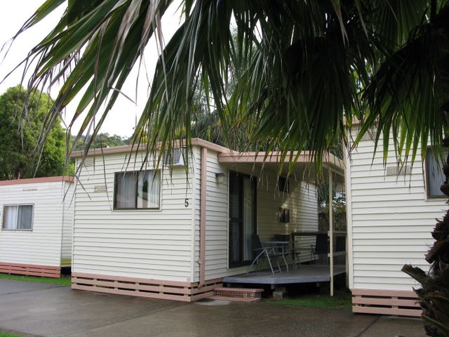 Laurieton Gardens Caravan Resort - Laurieton: Cottage accommodation, ideal for families, couples and singles