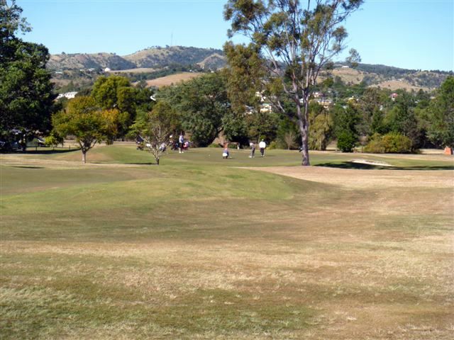 Lowood and District Golf Club - Lowood: Green on Hole 4