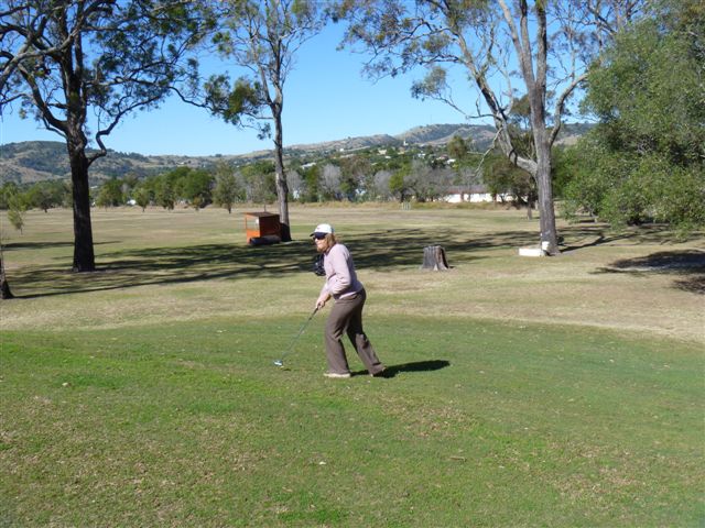 Lowood and District Golf Club - Lowood: Approach to the green on Hole 8