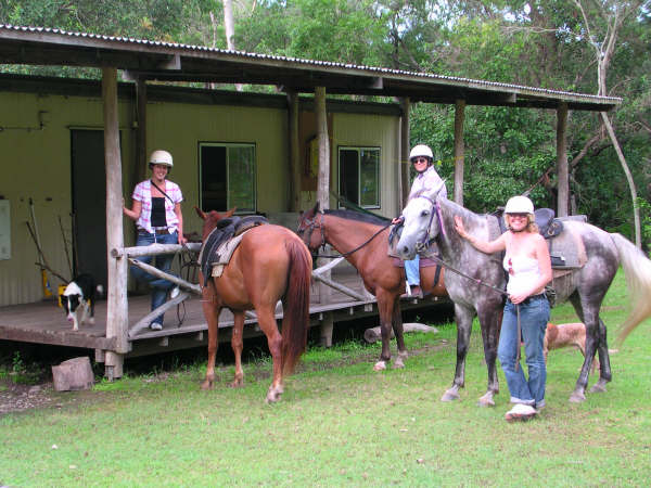 Stoney Creek Farmstay - Eton, via Mackay: Horse riding