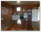 The Park Mackay - Mackay: Interior of camp kitchen