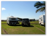 The Park Mackay Historical Photos 2005 - Mackay: Powered sites for caravans with open fields behind