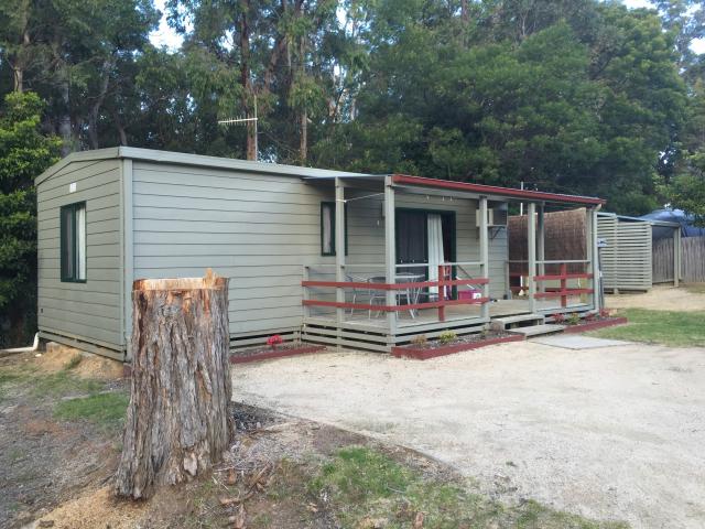 Mallacootas Shady Gully Caravan Park - Mallacoota: Cottage accommodation which is ideal for families, singles or groups.