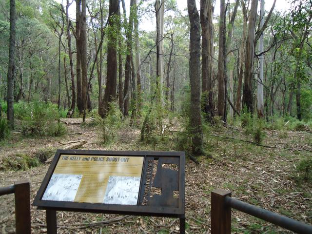 High Country Holiday Park - Mansfield: This is the shootout site of the Kelly gang and 4 police officers. Since the shootout gold mining has altered the landscape so be carefull of mine shafts!