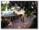 Lilyponds Holiday Park - Mapleton: Mapleton has a delightful shopping centre