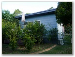 Mapleton Cabins and Caravan Park - Mapleton: Cottage accommodation ideal for families, couples and singles