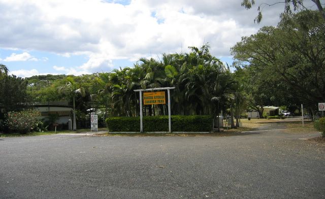 Mareeba Riverside Caravan Park - Mareeba: View of the Caravan Park from the road