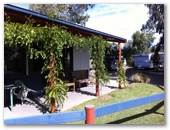 Golden Country Motel and Caravan Park - Maryborough: Camp kitchen and BBQ area