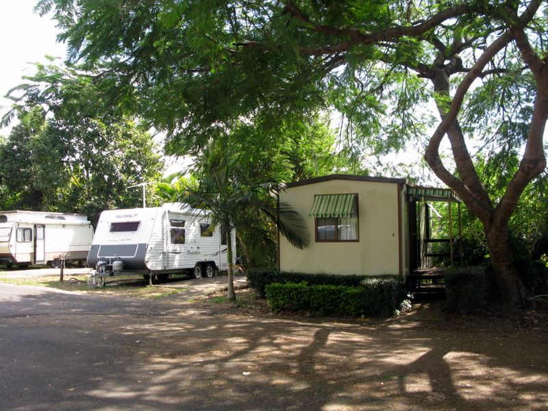 Huntsville Caravan Park - Maryborough: Cottage accommodation, ideal for families, couples and singles