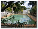 Wallace Motel & Caravan Park - Maryborough: Swimming pool