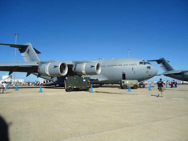 Melbourne BIG4 Holiday Park - Melbourne: Boeing C17, a spectacular airplane at the 2013 Avalon Airshow.