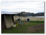 Merry Beach Caravan Resort - Kioloa: Area for tents and campers beside the beach