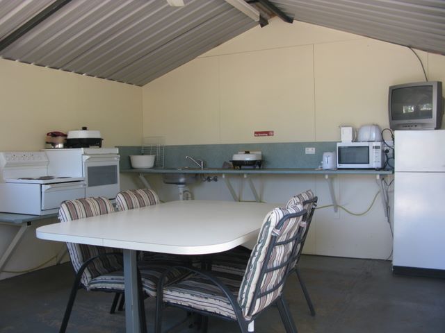 All Seasons Holiday Park - Mildura: Interior of camp kitchen