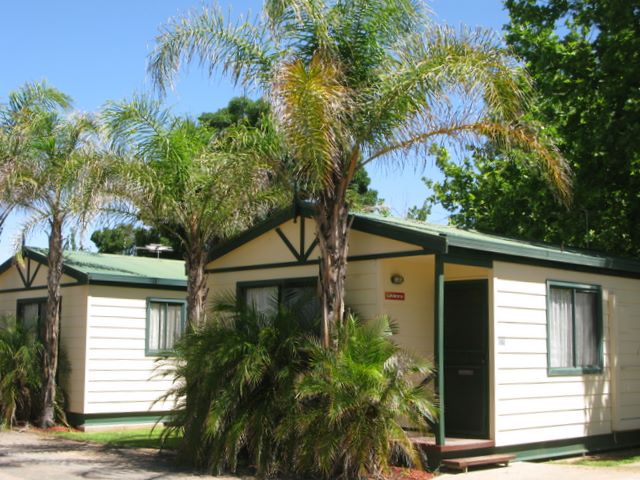 All Seasons Holiday Park - Mildura: Cottage accommodation, ideal for families, couples and singles