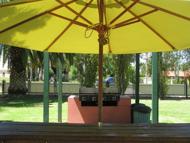 All Seasons Holiday Park - Mildura: Sheltered outdoor BBQ