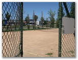 All Seasons Holiday Park - Mildura: Tennis courts