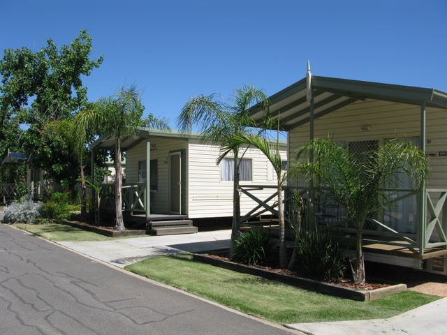 Desert City Tourist and Holiday Park - Mildura: Cottage accommodation, ideal for families, couples and singles