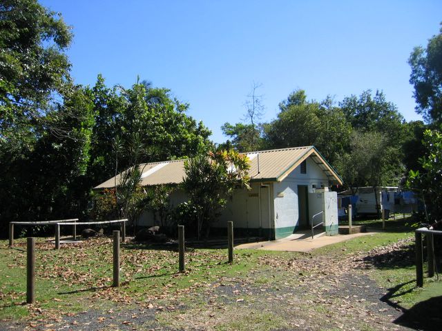Mission Beach Camping Area & Caravan Park - Mission Beach: Amenities block and laundry