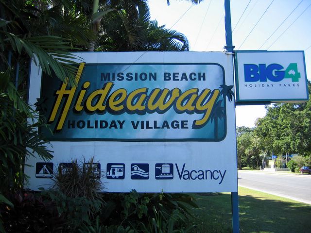 Mission Beach Hideaway Village - Mission Beach: Mission Beach Hideaway Holiday Village welcome sign