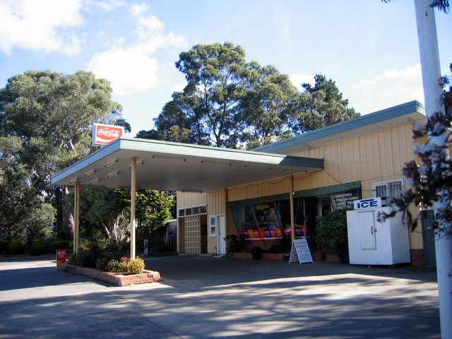 Mittagong Caravan Park - Mittagong: Reception and office and local store