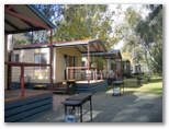 Cottonwood Holiday Park - Moama: Cottages with river views