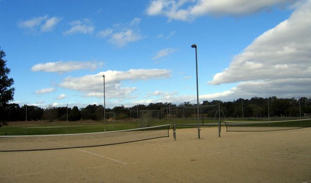 Shady River Holiday Park - Moama: Tennis courts