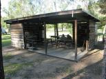 Cania Gorge Tourist Retreat - Monto: Camp kitchen and BBQ area 
