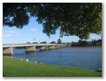 River Breeze Tourist Park - Moruya: The park is situated near the Moruya River bridge with the town opposite