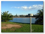 River Breeze Tourist Park - Moruya: Powered site with river view
