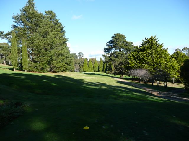 Moss Vale Golf Course - Moss Vale: Fairway view Hole 2