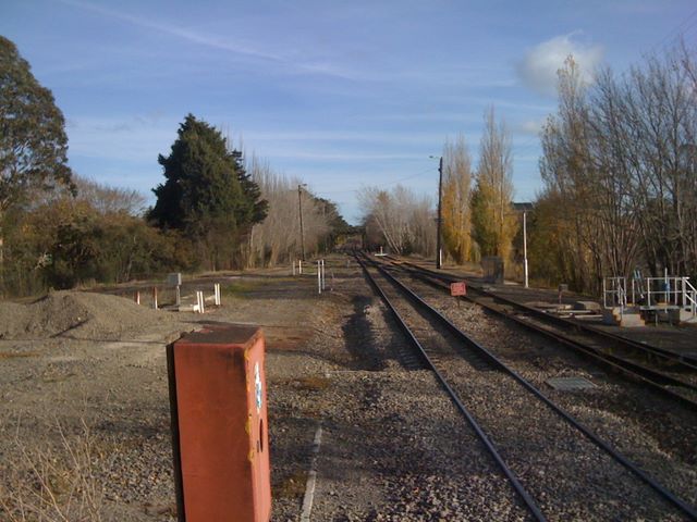 Moss Vale Railway Station - Moss Vale: Looking south at the end of Moss Vale Railway Station.