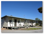 Moulamein Lakeside Caravan Park - Moulamein: Cottage accommodation ideal for families, couples and singles
