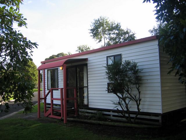 Big4 Blue Lake Holiday Park - Mount Gambier: Cottage accommodation ideal for families, couples and singles