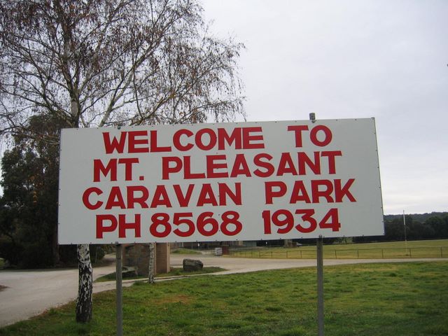 Mount Pleasant Caravan Park - Mount Pleasant: Mount Pleasant Caravan Park welcome sign