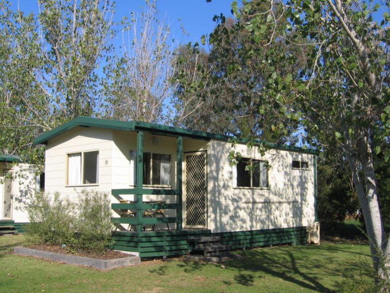 Sun Country Holiday Village - Mulwala: Cottage accommodation, ideal for families, couples and singles