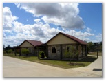 Mundubbera Three Rivers Tourist Park - Mundubbera: Cottage accommodation ideal for families, couples and singles