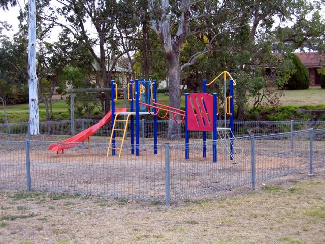 Murgon Caravan Park - Murgon: Playground for children