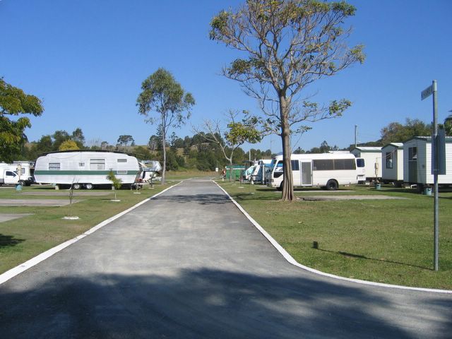 Greenhills Caravan Park - Murwillumbah: Good paved roads throughout the park
