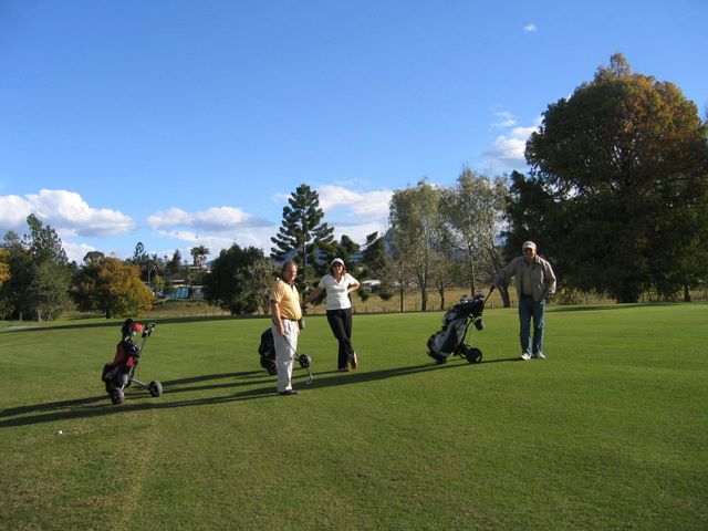 Murwillumbah Golf Club - Murwillumbah: Murwillumbah Golf Club - waiting on the fairway as a fast golfer plays through