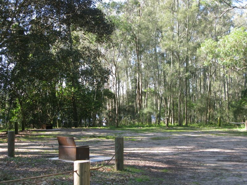 Korsmans Landing Camping Area - Myall Lakes National Park: Camping area with fireplace