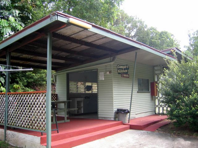 Nambour Rainforest Holiday Village - Nambour: Camp Kitchen and BBQ area